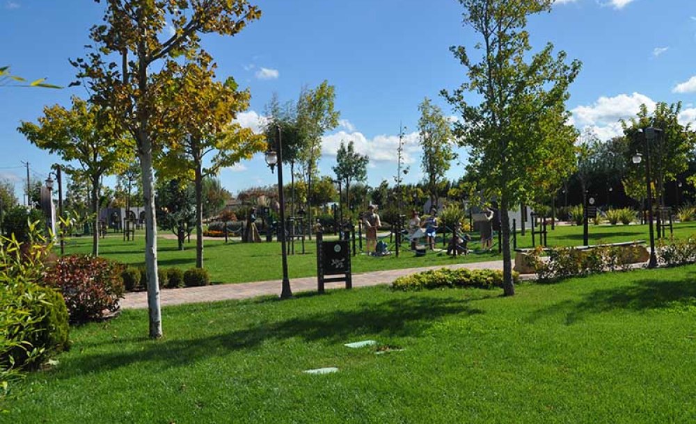 Masal Park Peyzajıyla Göz Dolduruyor