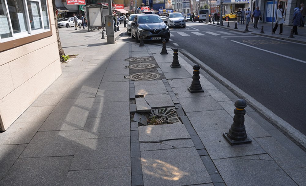 Omurtak Caddesi'ne Yakışmayan Görüntüler 