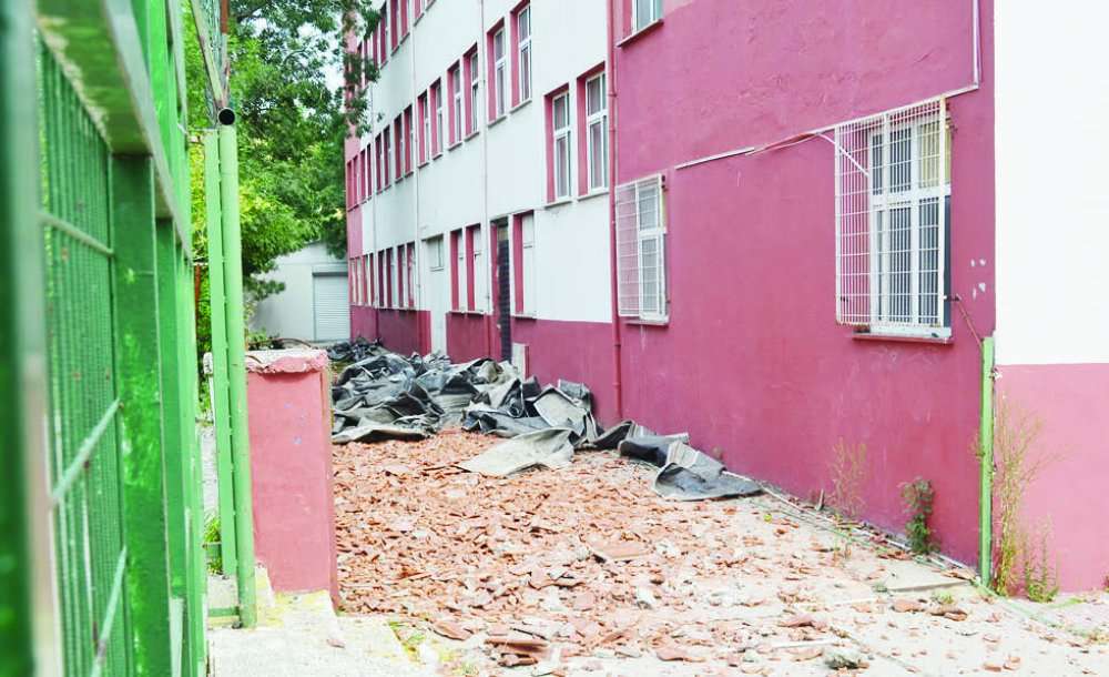 Çorlu'da 5 Okul Yıkıldı, 7 Okul Boşaltıldı 