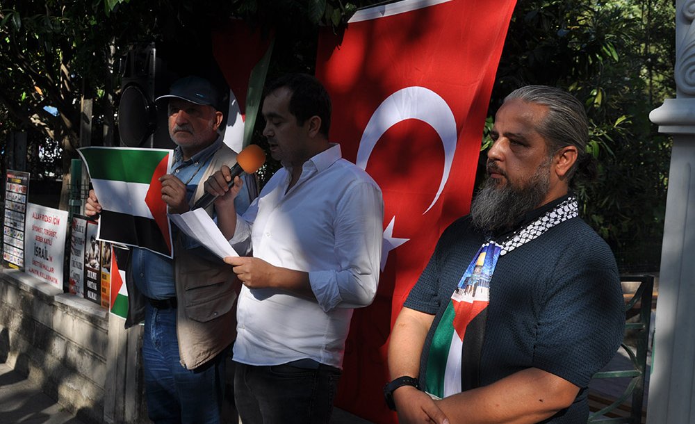 Süleymaniye Cami'nde Gıyabi Cenaze Namazı Kılındı 