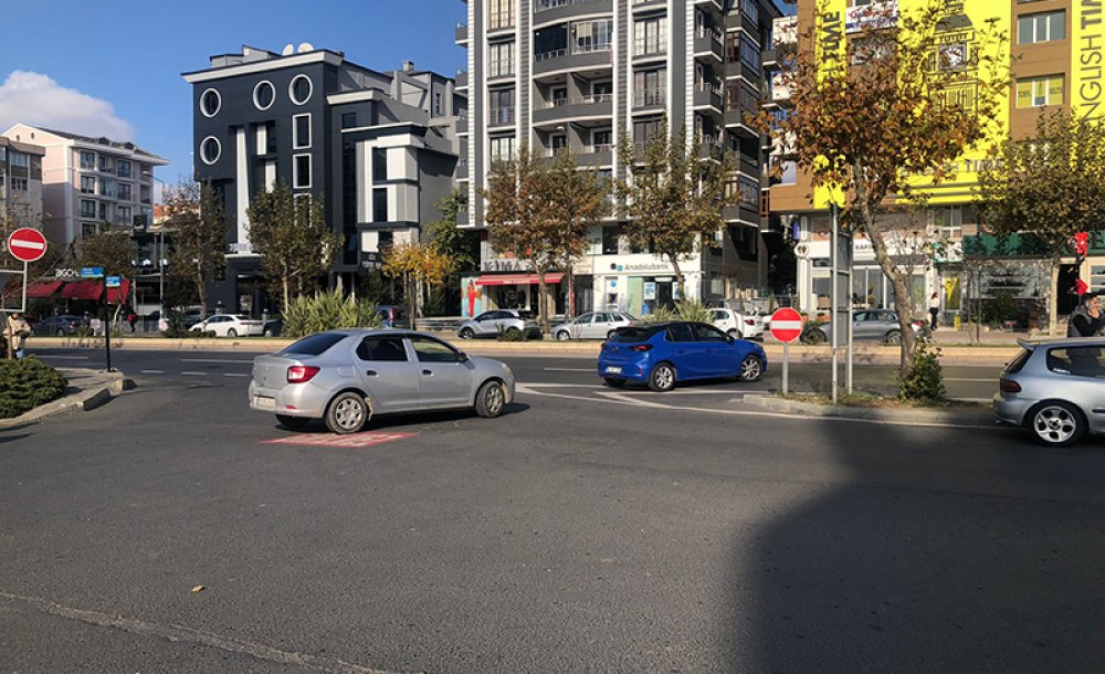 Bağlantı Yolu Tehlike Saçıyor!