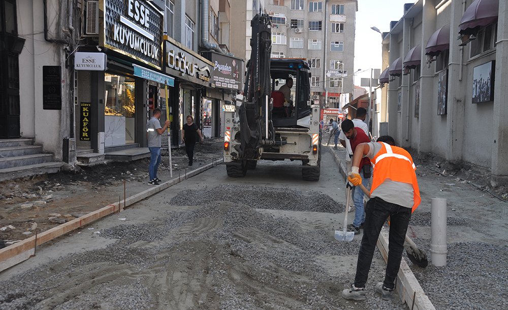 İmaret Sokaktaki Çalışmalar Sürüyor