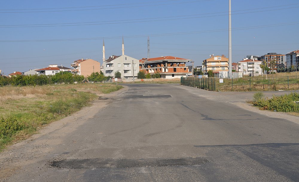 Kumru Caddesi'nde Çukurlar Kapatıldı 