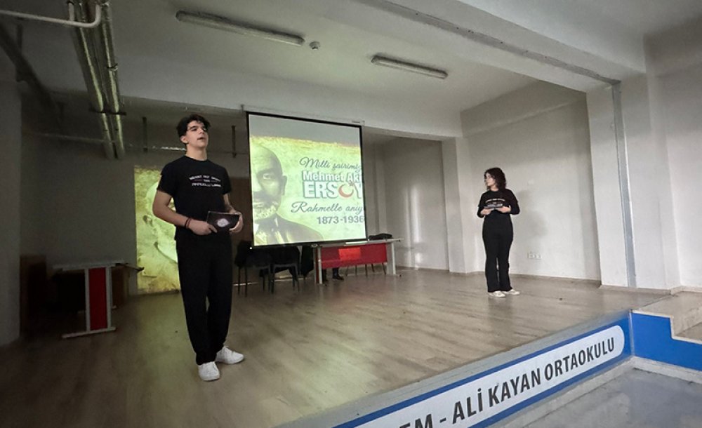 Okullarda ‘Akif'in Gençlerle Yolculuğu' Paneli Düzenlendi 