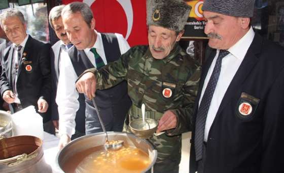 Edirneli Ciğercilerden Çanakkale Menüsü:"kuru Ekmek, Şekersiz Üzüm Hoşafı, Buğday Çorbası"