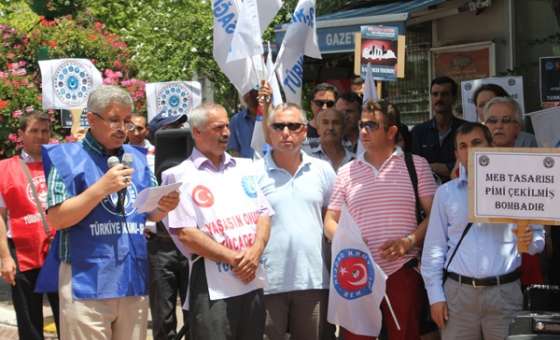 Kamu-Sen Tekirdağ İl Temsilciliği Torba Yasayı Protesto Etti