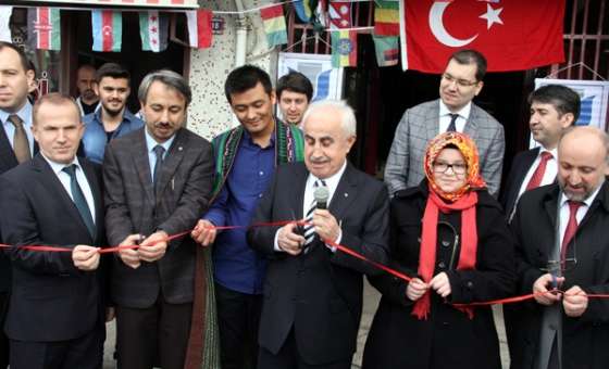 Edirne Valisi Şahin:"gençlik Dönemini Güzel Sohbetlerle Bir Araya Gelinen Yerlerde Geçirmek Lazım"