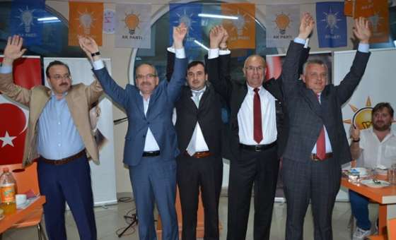 Ak Parti İlçe Teşkilatı Stk Temsilcileri Ve Muhtarlarla Buluştu