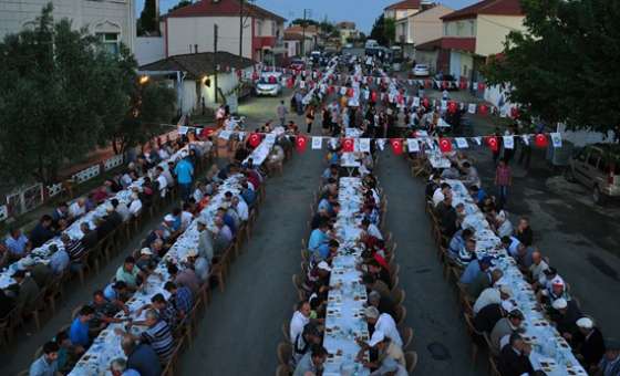 Ergeneliler  ‘Sevgi Sofrasında Buluşuyor'