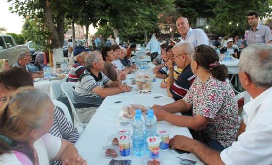 Yeniçiftlik'de Muhteşem Iftar