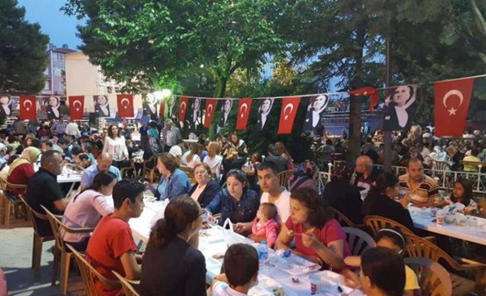 Velimeşe`de Sokak İftarı Gerçekleştirildi