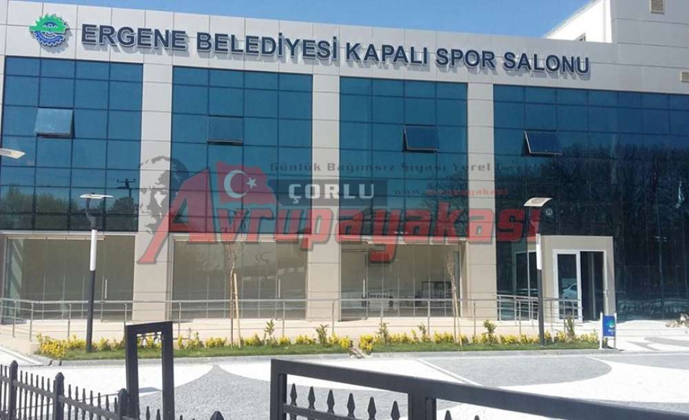 Kapalı Spor Salonu Hizmet Vermeye Başladı