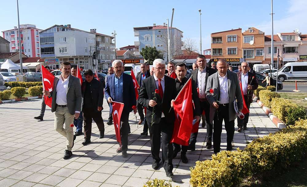 Ergene'de Şehitler İçin Karanfil Bırakıldı