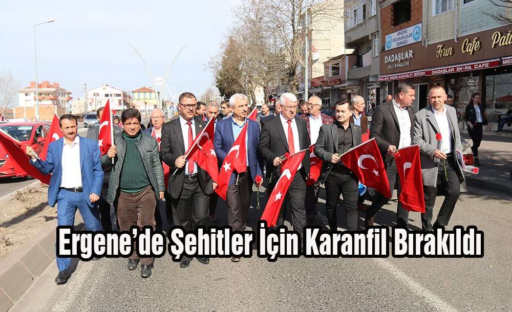 Ergene'de Şehitler İçin Karanfil Bırakıldı