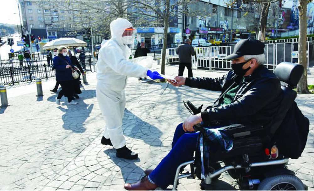  Büyükşehir 600 Bin Adet Maske Dağıttı