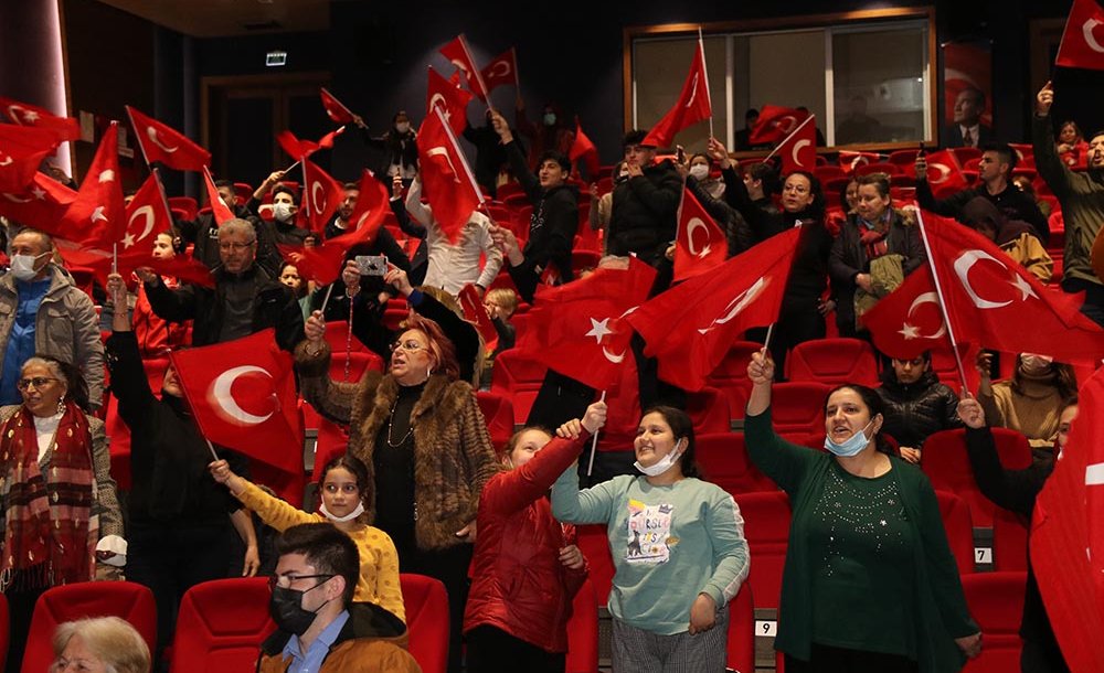 Ergene'de Çanakkale Destanı Müzikal Anlatımı Sahnelendi