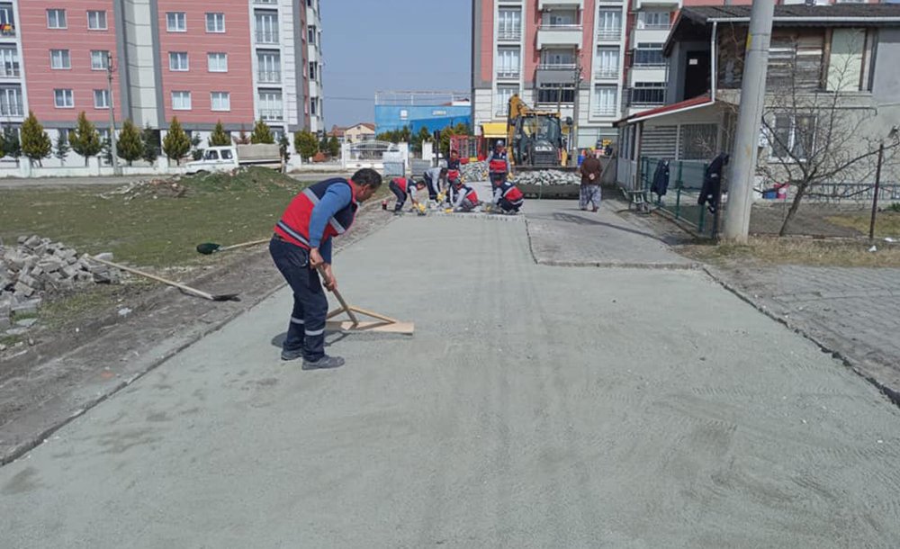 Ergene'de Kilit Parke Taş Onarımları Sürüyor