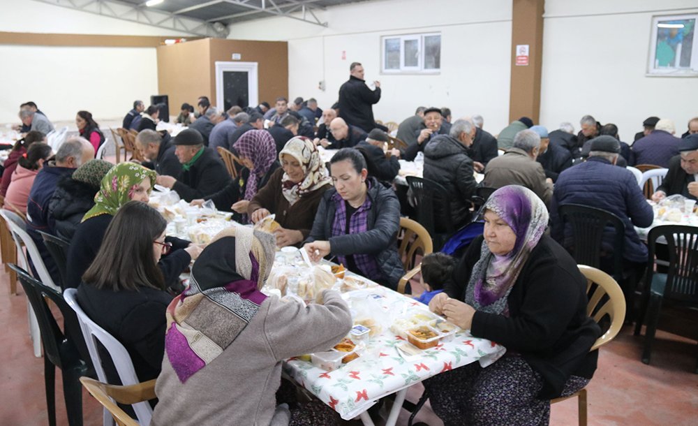 Ergene'de Sevgi Sofraları Devam Ediyor