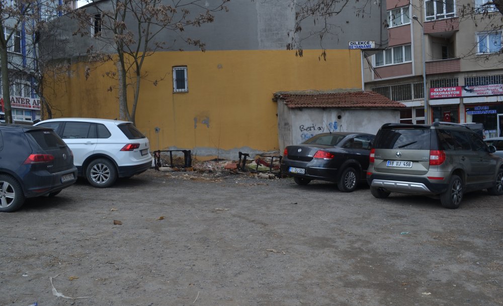 Otoparkta Ateş Yakılmasına Tepki 