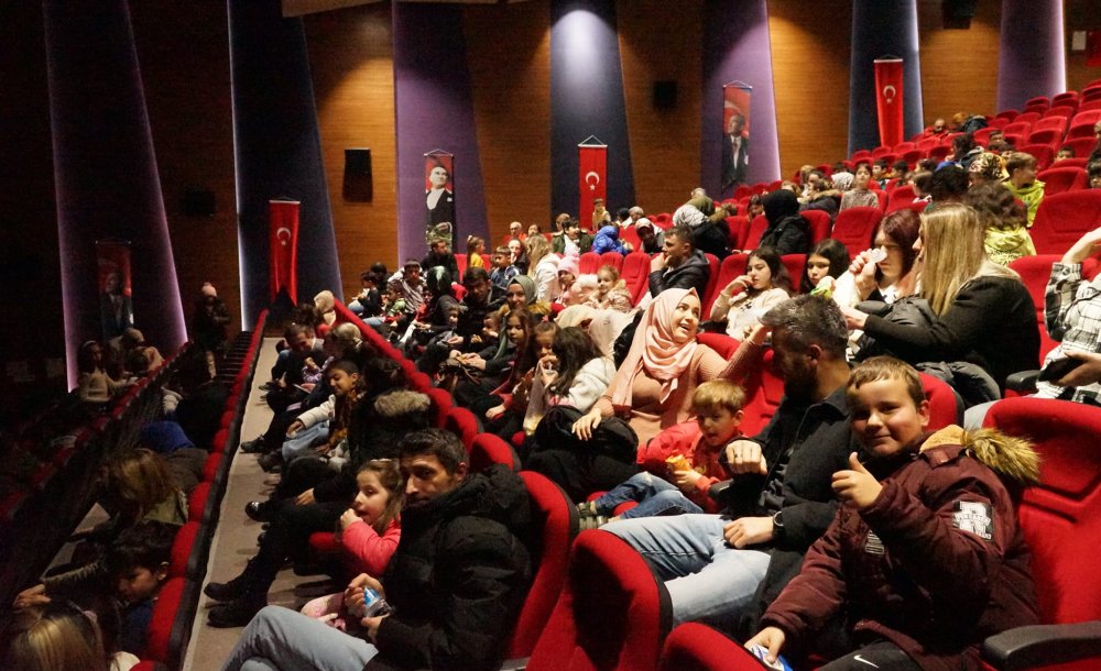 Çocuklar Ergene'de Sinema Keyfi Yaşadılar