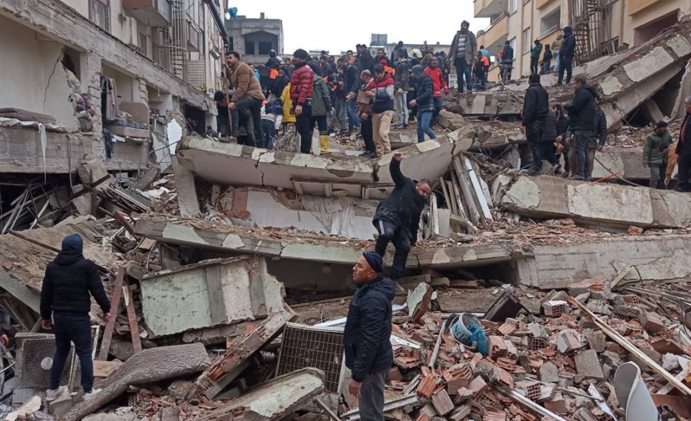 Deprem Türkiye'yi Yasa Boğdu!