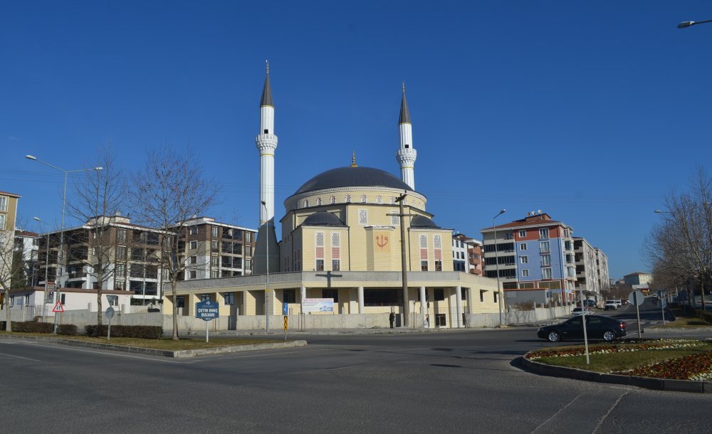 Ertuğrul Gazi Camii Kendini Gösterdi