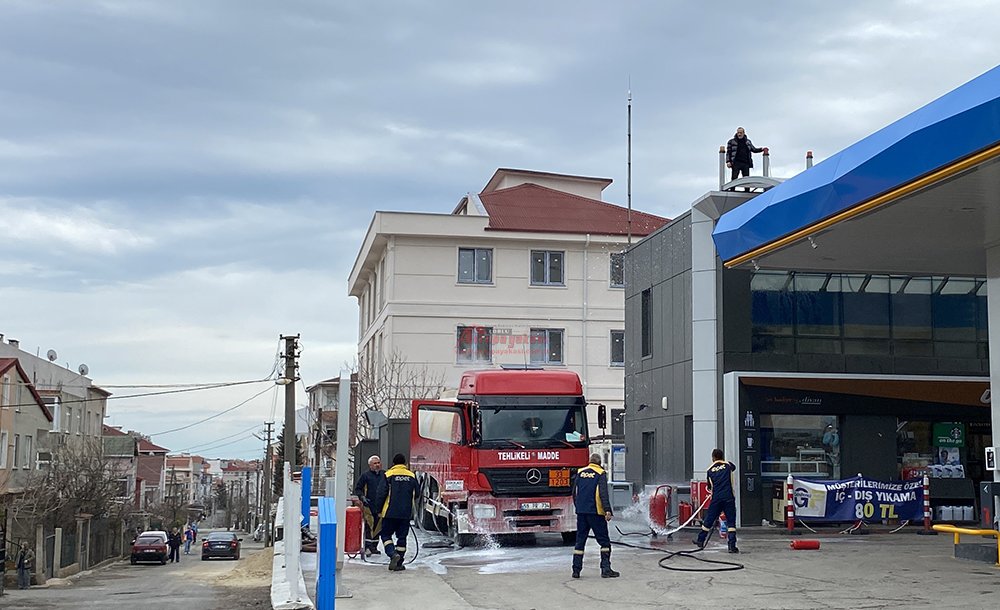 Akaryakıt İstasyonunda Bomba Gibi Ses Duyuldu