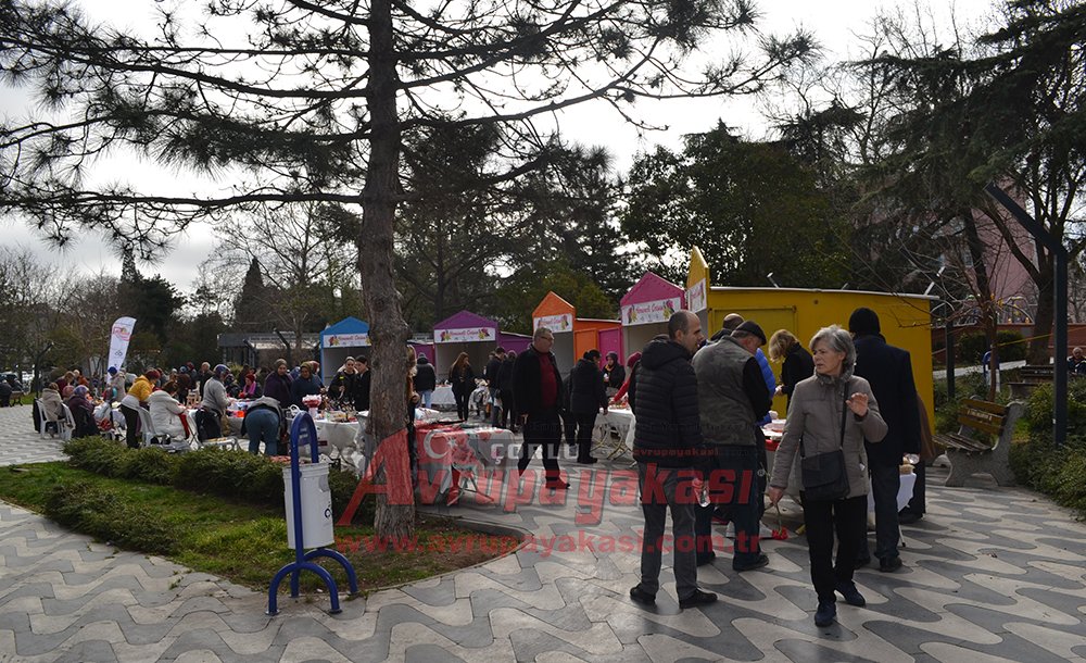 8 Mart'ta Açılan Hanımeli Çarşısı Büyük İlgi Gördü