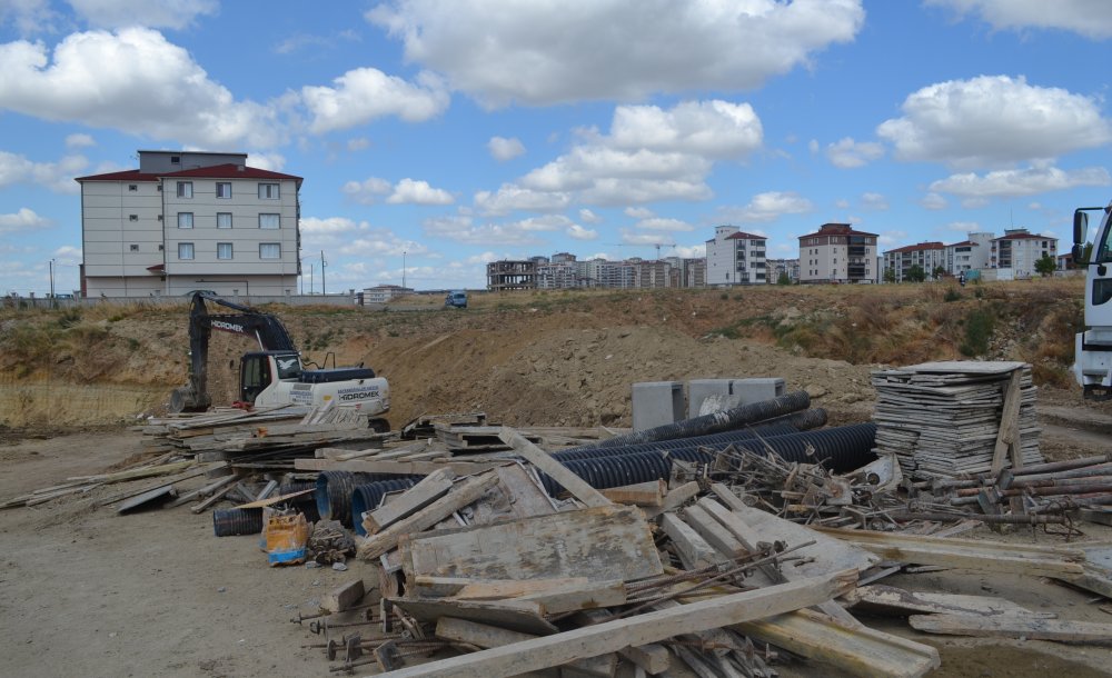 Dere Önce Dolduruldu Sonra Yol Açıldı 