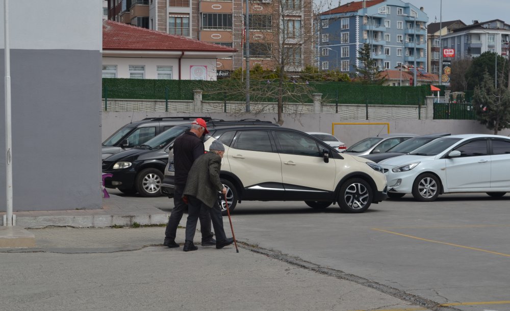 Soydaşlarımız Birkez Daha Sandık Başına Gitti 