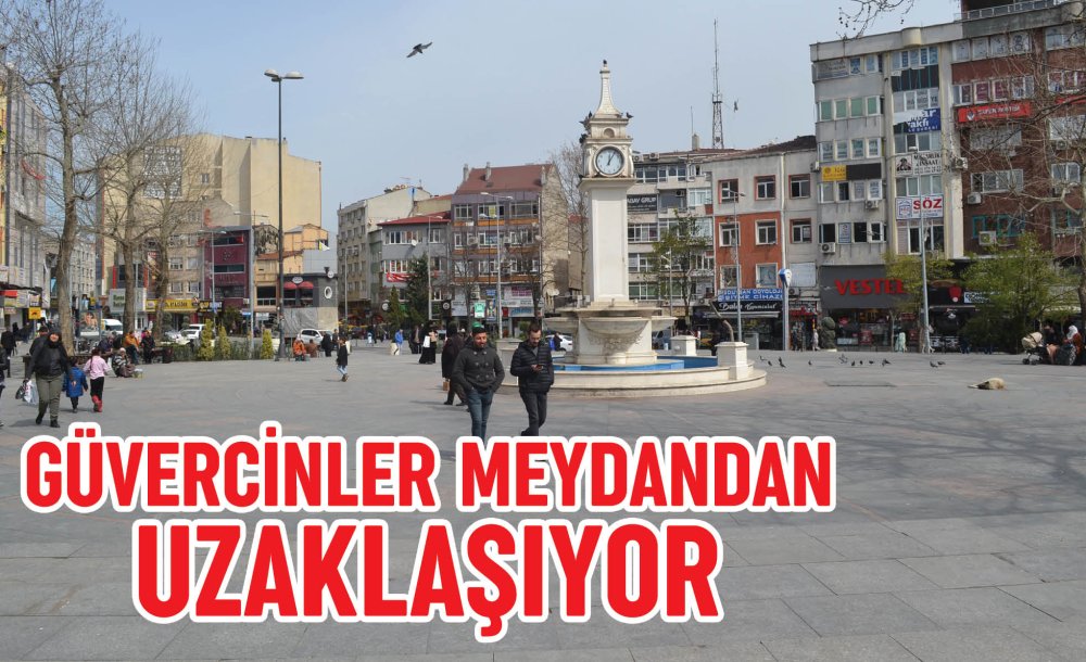 Havuz Çalışmadığı Zaman Güvercinler Meydandan Uzaklaşıyor