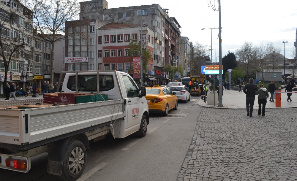 Yama Çalışması Trafiğe Felç Etti