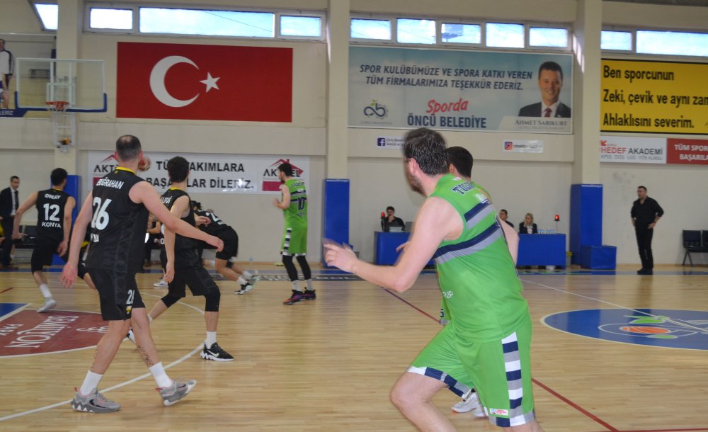 Çbsk Basketbol Takımı Play-Off'lara Hızlı Başladı