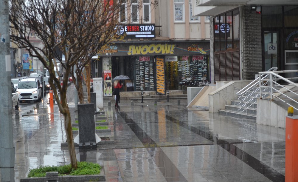 2 Gündür Devam Eden Yağışlar Zor Anlar Yaşattı  