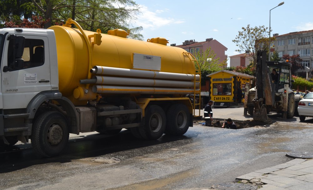 Teski̇ Çalışma Yaptı, Trafik Arapsaçına Döndü  