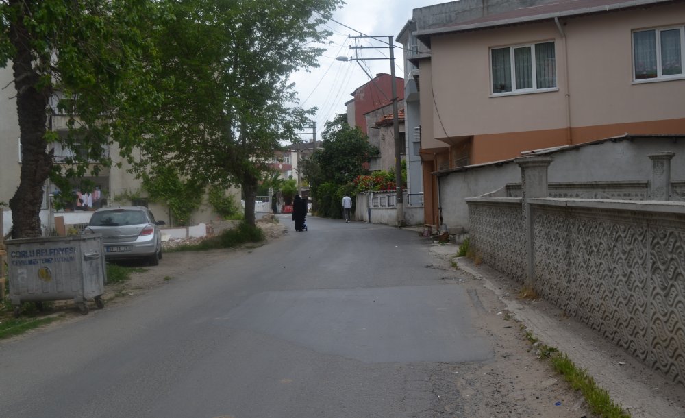 Kömürcü Caddesi Hizmet Bekliyor 