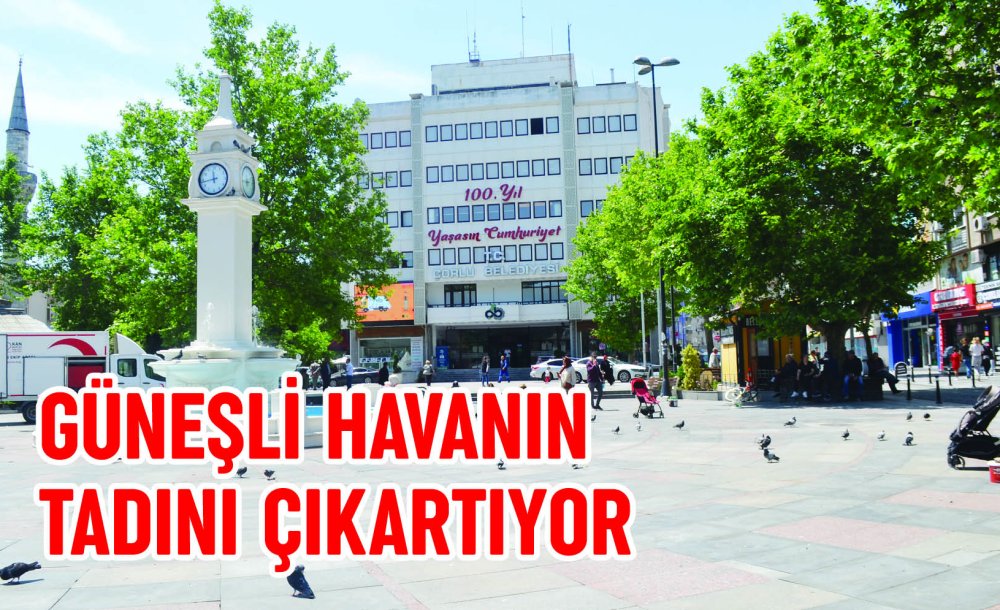 Vatandaşlar Güneşli Havanın Tadını Çıkarıyor