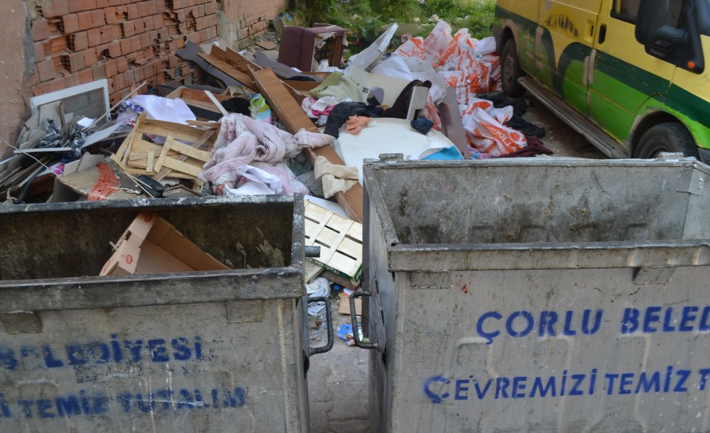 Çorlu'daki Çöp Rezaleti Bitmek Bilmiyor