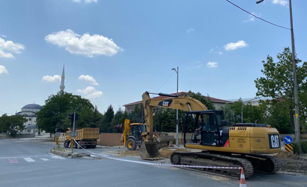 Çalışma Nedeniyle Atatürk Bulvarı Trafiğe Kapatıldı  