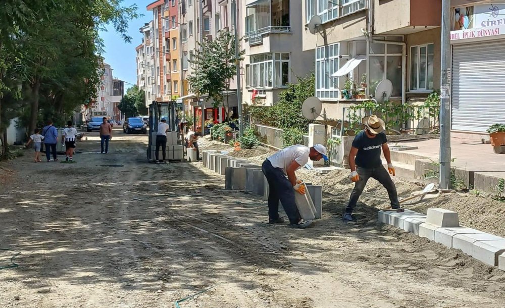 Çorlu Belediyesi Kilit Taşı Ve Kaldırım Çalışmalarına Devam Ediyor