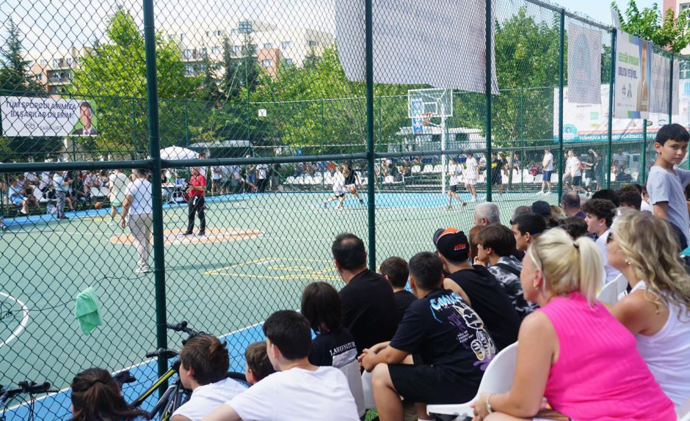 Basketbol Turnuvasına Gençlerin İlgisi Yoğun Oldu 