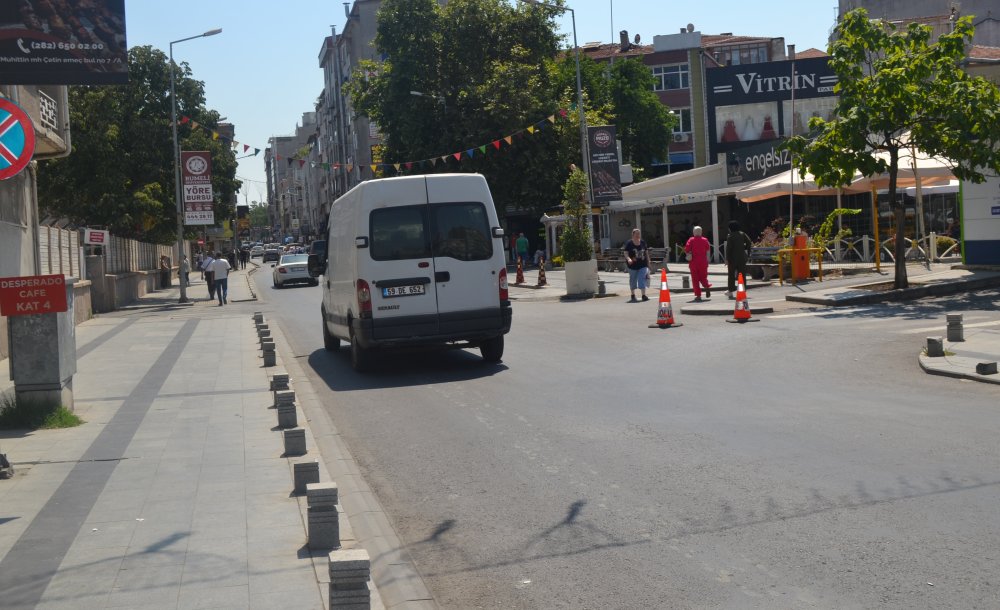 Kumyol Caddesi'nin Şerit Çizgileri Neden Çizilmiyor?