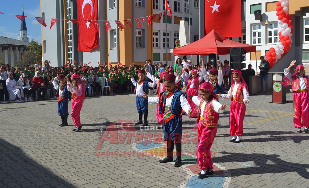 Çorlu Kaymakamı Murat Eren'den Öğrencilere Nasihat;  “Ülkeni̇ze Ve Kendi̇ni̇ze Güveni̇n”