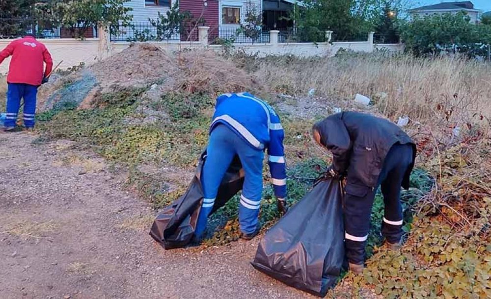 Belediye Ekipleri Mıntıka Temizliği Yaptı 