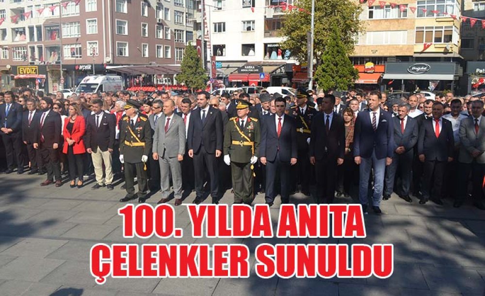 100. Yilda Anita Çelenkler Sunuldu 