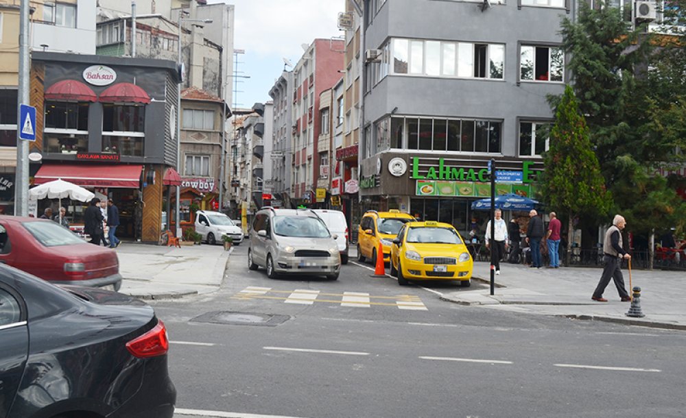 Akıncılar Caddesi'nde Ters Yön İhlali Devam Ediyor 