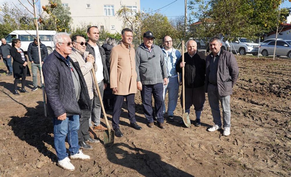 Cem Vakfı Cumhuriyetin 100. Yılında, 100 Fidan Dikti