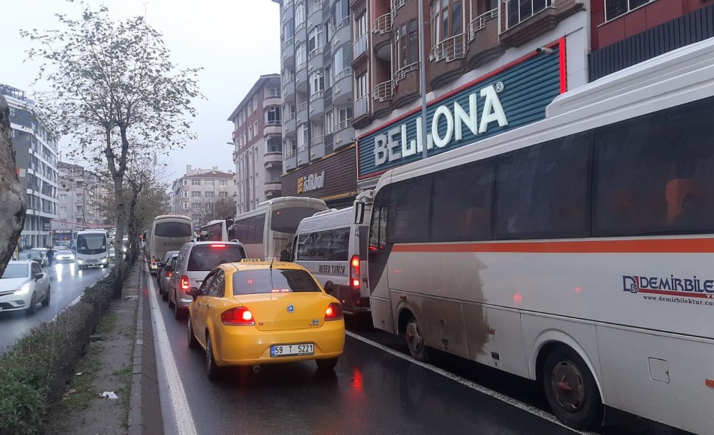 Atatürk Bulvarı'nda Servis Yoğunluğu