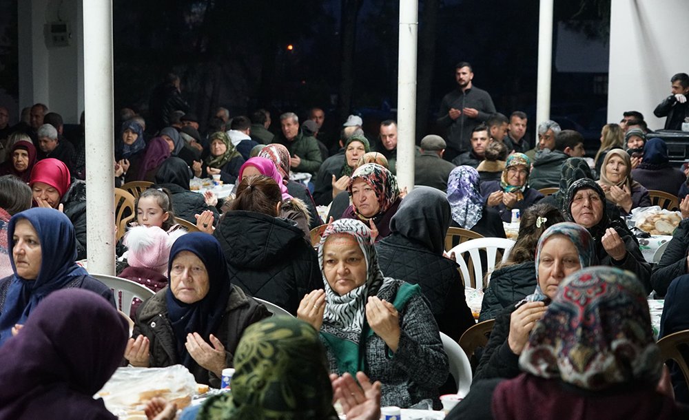 Sevgi Sofralarının İlki Yulaflı Mahallesinde Kuruldu