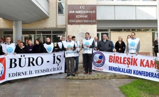 Büro-İş Sendikası Üyelerinden ‘Fazla Mesai Ücreti' Mesaisi